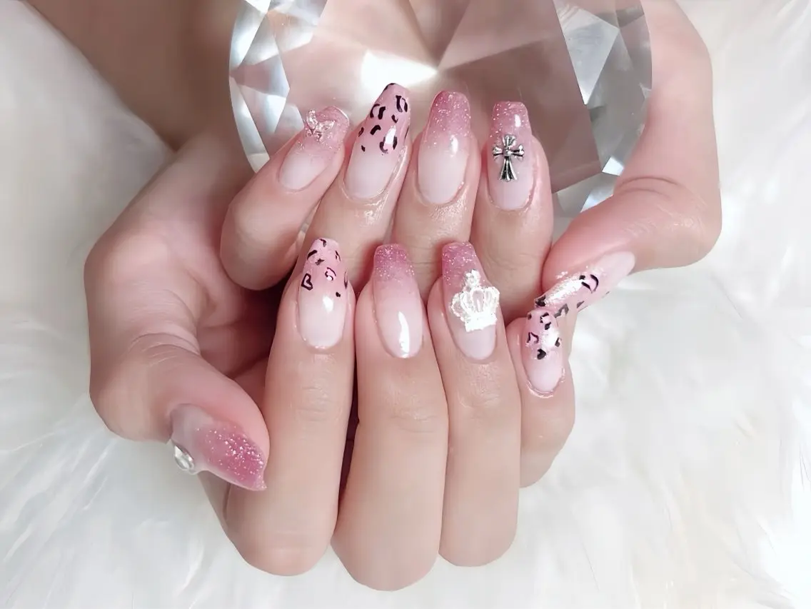 ネイル アートネイル フレンチネイル ジェルネイル 韓国ネイル ミラーネイル ハンドネイル Rin Nail 新大久保店のネイルデザイン