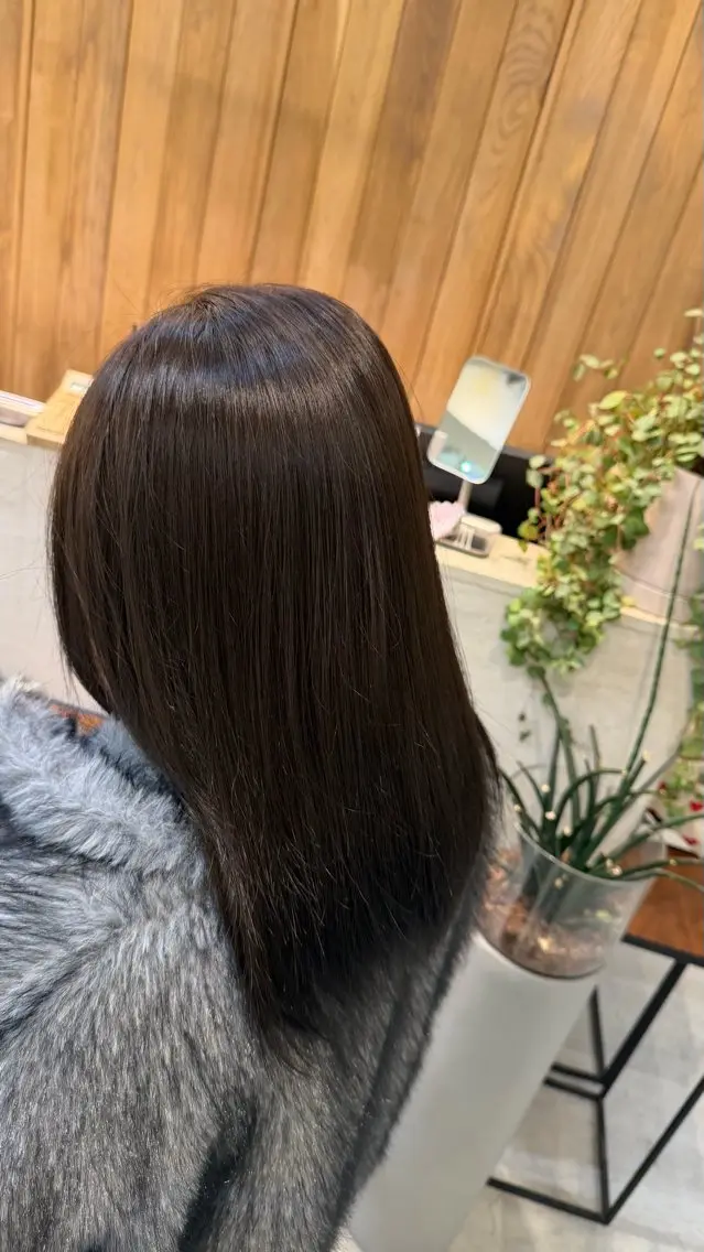 セミロング 艶カラー/ 縮毛矯正/ユズキのヘアスタイル