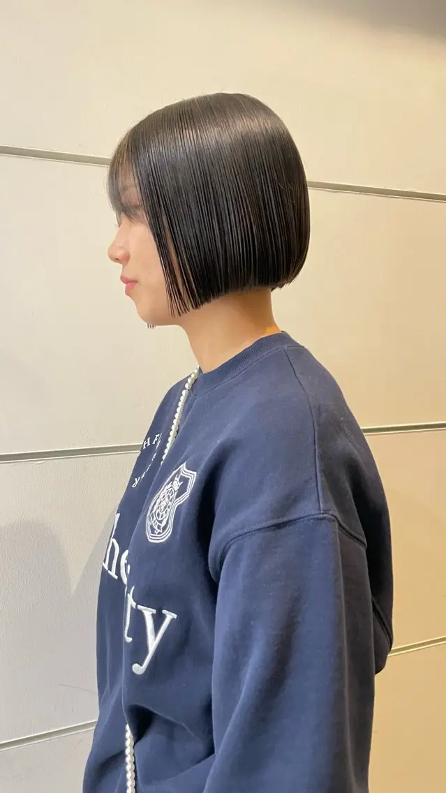 ショート 切りっぱなしボブ ボブ chic 渡辺 桃羽のヘアスタイル
