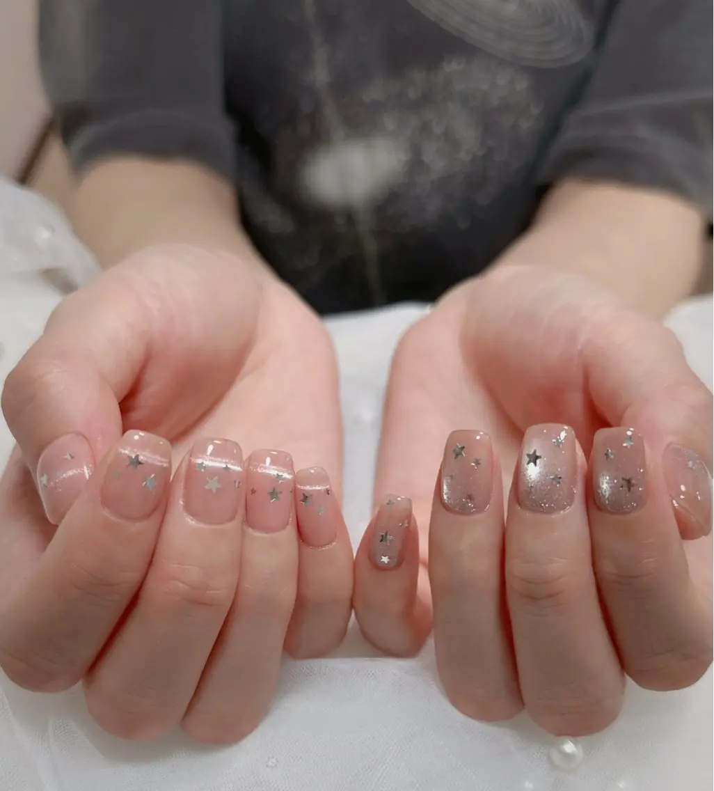 ネイル オーロラネイル 長さ出し フットネイル 韓国ネイル ラメ(グリッター) ハンドネイル 👍thumbs up nail👍のネイルデザイン