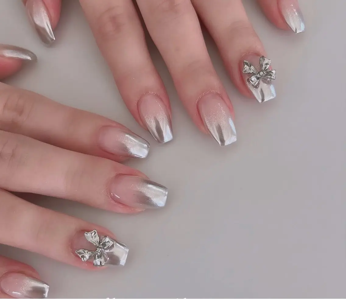 ネイル フレンチネイル ジェルネイル ガラスフレンチ ハロウィン ハート H.baby Nail Salonのネイルデザイン
