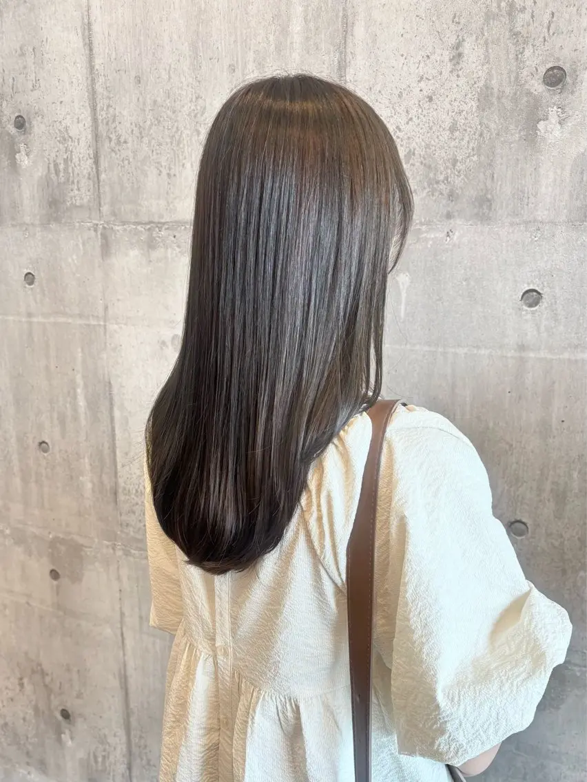 セミロング カラー 透明感カラー グレージュ オリーブグレージュ オリーブグレー レイヤーカット カット ヘアカラー トリートメント ARCH 🌼 mayuのヘアスタイル