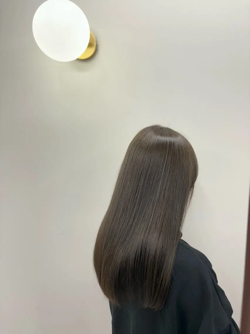 ミディアム カラー ヘアアレンジ 透明感カラー 顔周りカット 韓国風ヘア レイヤーカット 似合わせカット カット ヘアカラー トリートメント ヘッドスパ ヘアセット 2ヶ月も綺麗に /星野六三四のヘアスタイル