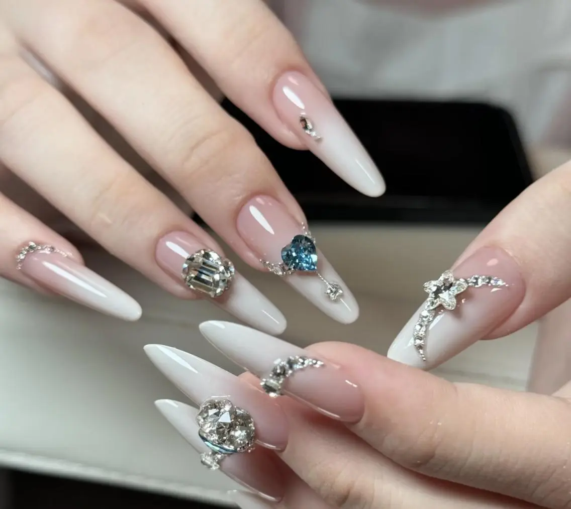 ネイル ハンドネイル Pure&Rich Nailのネイルデザイン