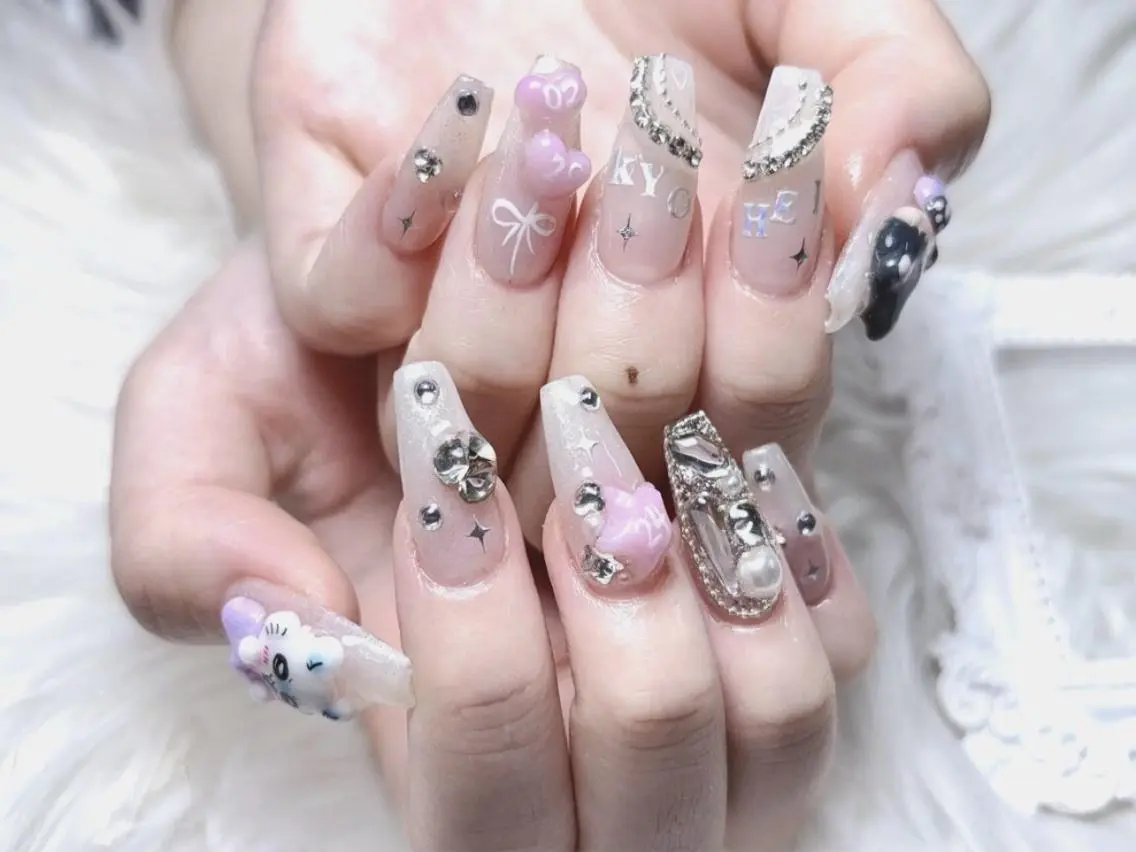 メンズ ネイル アートネイル フレンチネイル ジェルネイル キラキラネイル パラジェル Bloom kabukiのネイルデザイン