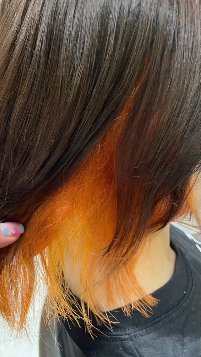 カラー インナーカラー オレンジ 小島 成香のヘアスタイル