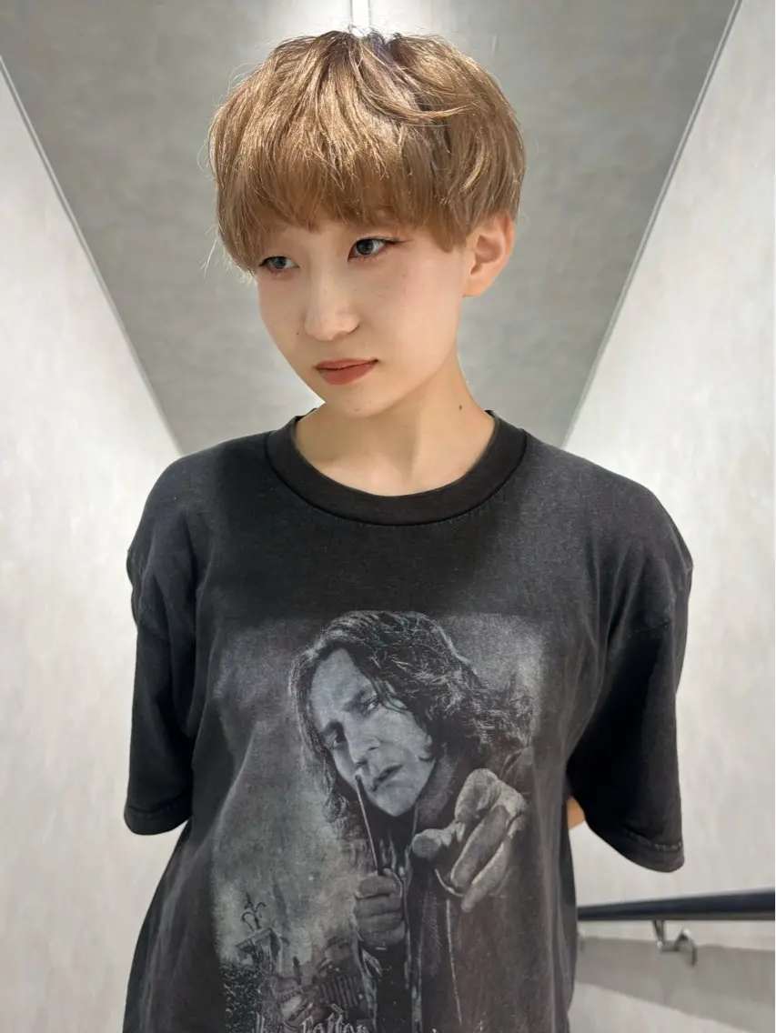 ショート カラー ベージュカラー ブリーチ ミルクティーベージュ カット ヘアカラー Kureha/ネイル トレンドヘアのマツエク・マツパデザイン