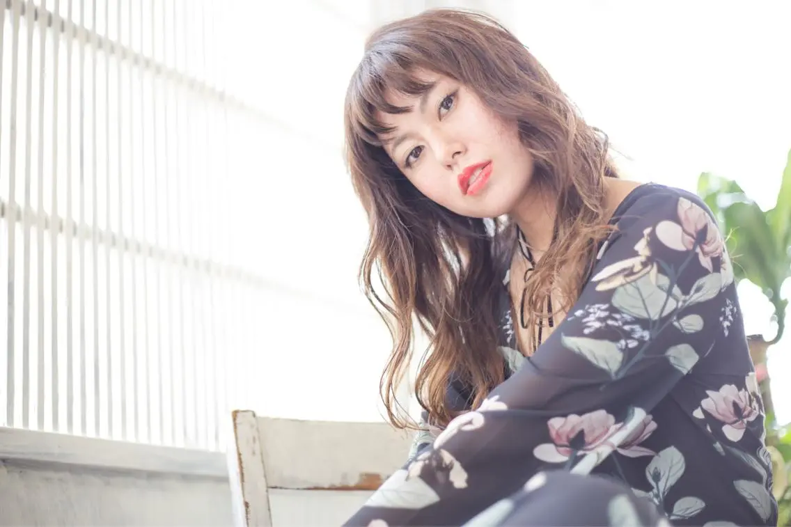 ミディアム セミロング ロング カラー パーマ ヘアアレンジ ミディアムパーマ セミロングパーマ 推し活専用 【派手髪】飯野ゆかりのヘアスタイル