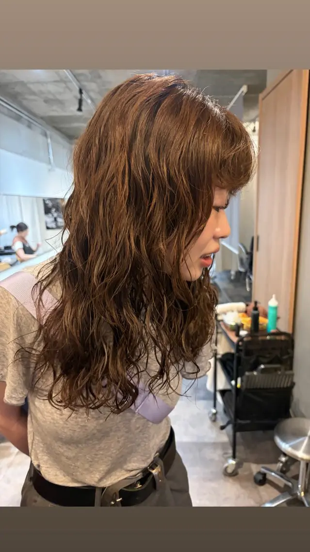 セミロング カラー パーマ 土川 陽菜のヘアスタイル