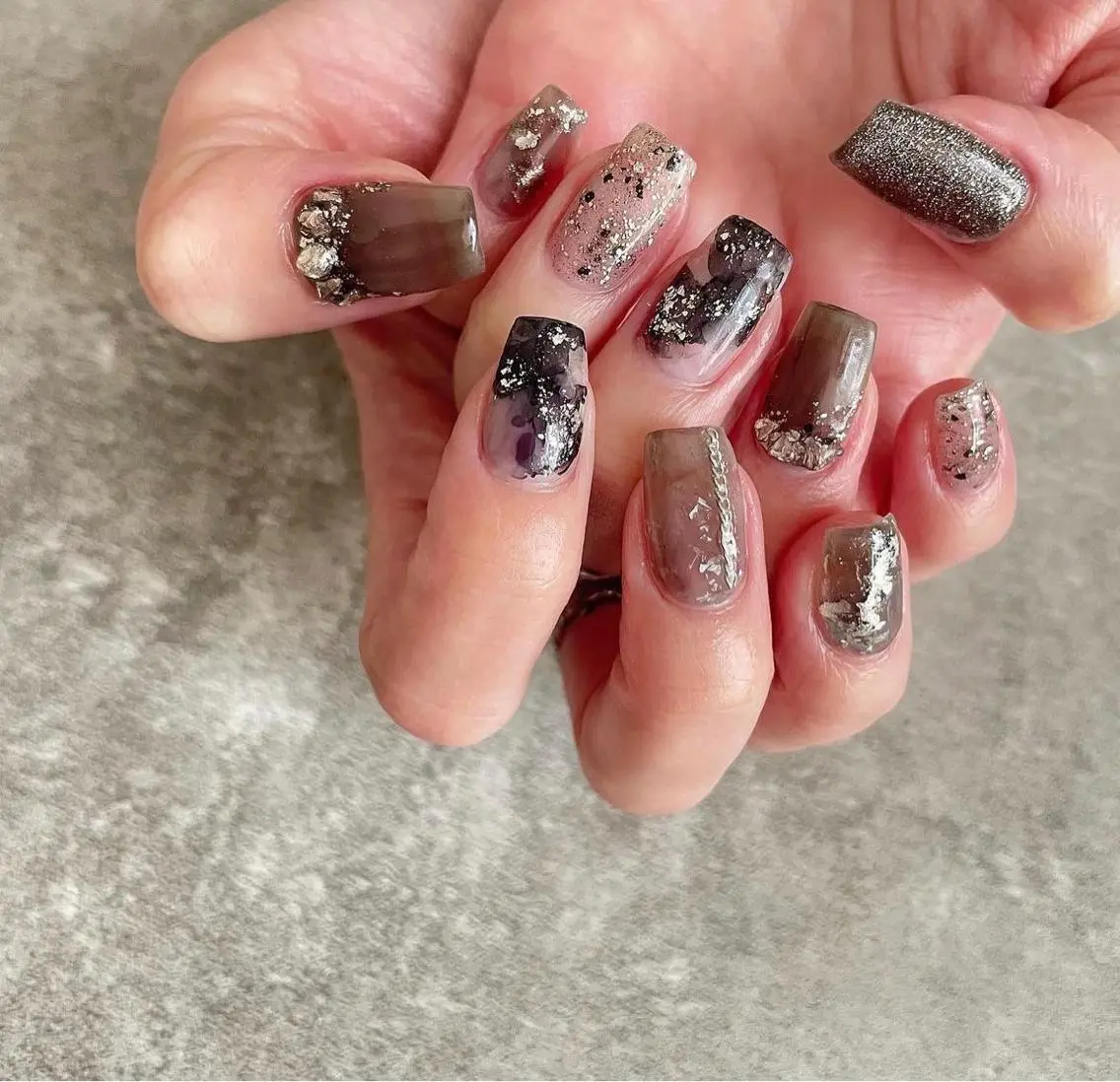ネイル ブラウン ジェルネイル キラキラネイル 大理石ネイル(マーブル) ニュアンスネイル ハンドネイル MIU 　nailのネイルデザイン