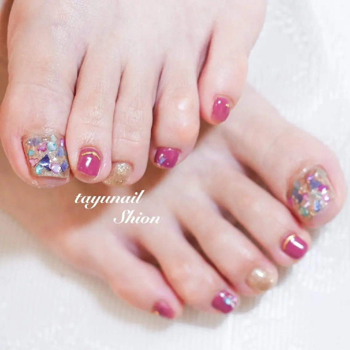 ネイル ブルー フットネイル ジェルネイル キラキラネイル パラジェル ネイルサロン 【たゆnail】のネイルデザイン