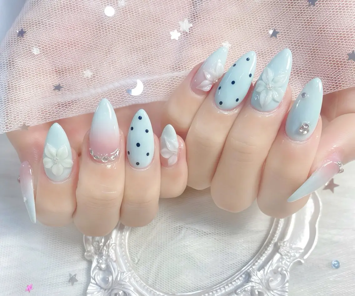 ネイル チークネイル 長さ出し フレンチネイル ジェルネイル グラデーション ハンドネイル THANHTHANH NAILのネイルデザイン