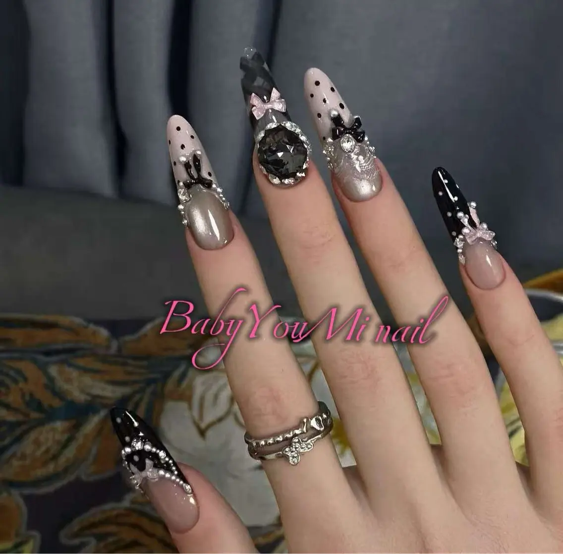 ネイル オーロラネイル フラワーネイル フットネイル フレンチネイル ジェルネイル ハンドネイル BabyYouMi nailのネイルデザイン