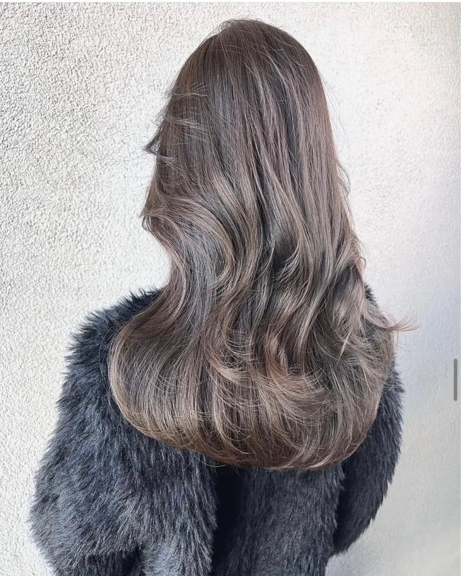 ロング カラー 浅井 寛十朗のヘアスタイル