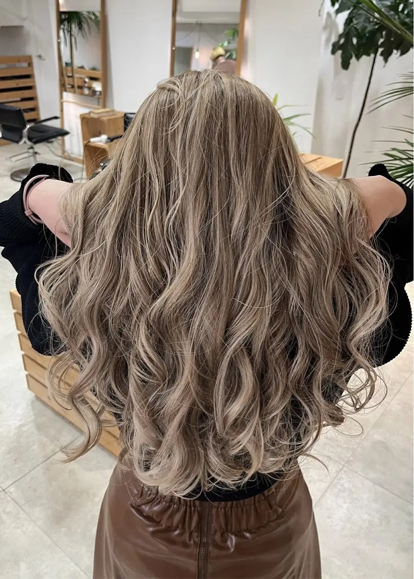 ロング カラー ベージュカラー ブリーチ misa🫧ナチュラ ル縮毛矯正/髪質改善のヘアスタイル