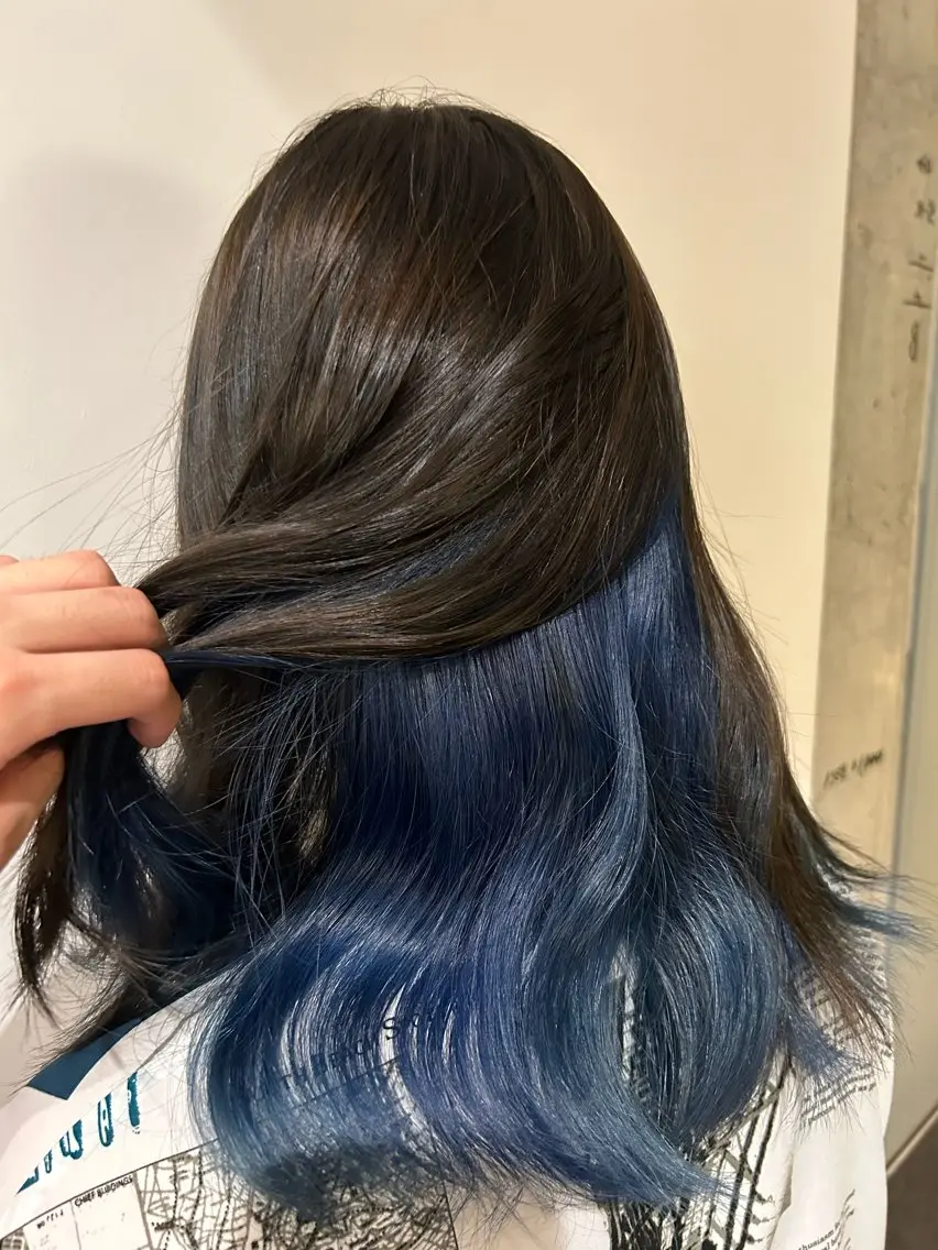セミロング カラー ブルーカラー インナーカラー 🌊インナーカラー 🐬櫻井海星のヘアスタイル