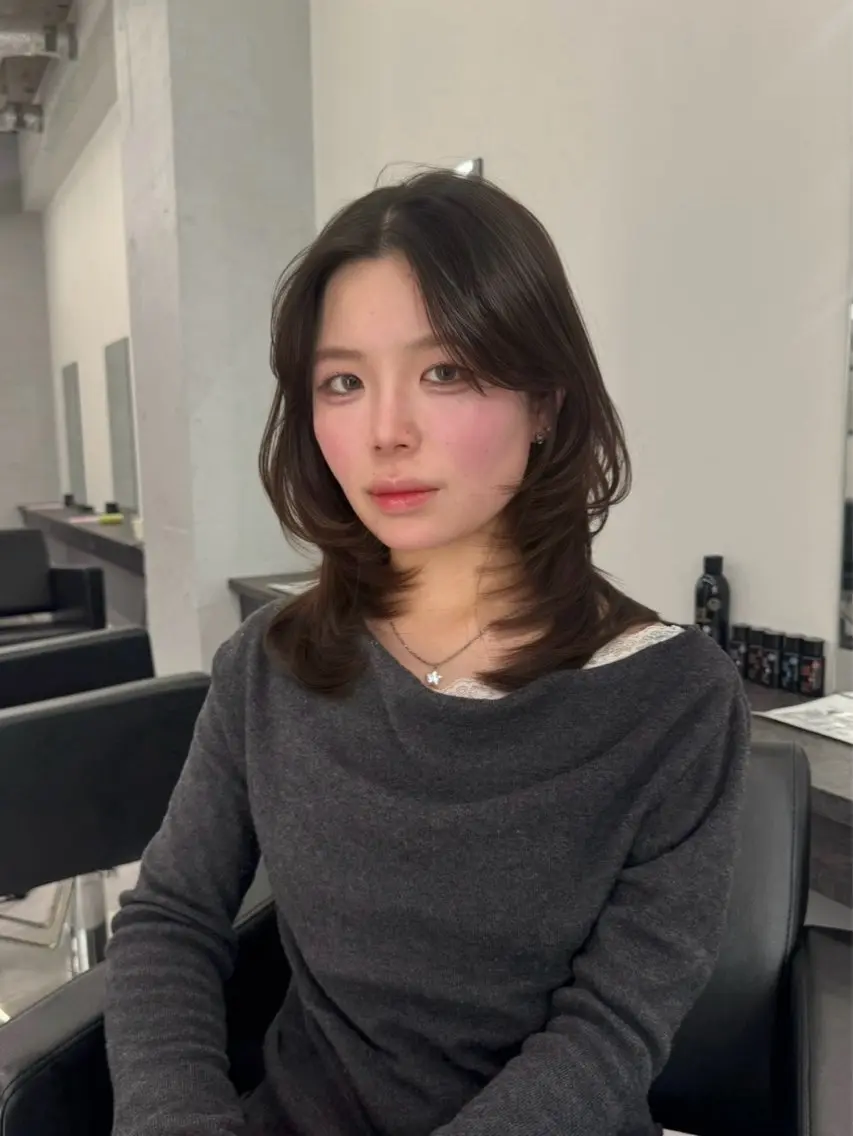セミロング カット ヘアカラー レイヤー・ブリーチ kiyotoshiのヘアスタイル