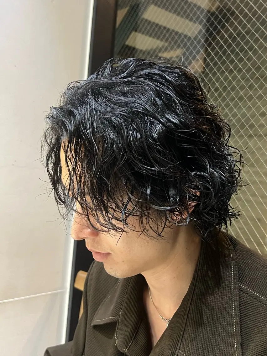 ミディアム パーマ メンズ ミディアムパーマ メンズパーマ カット パーマ トリートメント ケンシロウ メンズパーマ特化のヘアスタイル