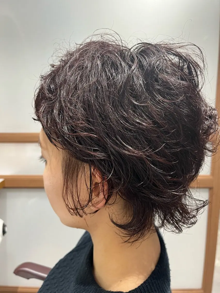 ショート カラー パーマ 小松 真唯子のヘアスタイル
