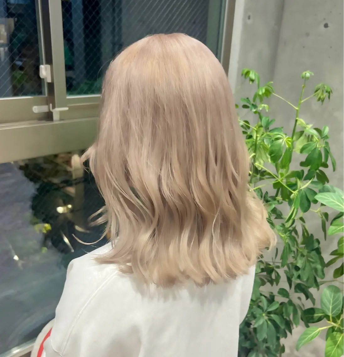 カラー ベージュカラー ブリーチ ホワイトベージュ カット ヘアカラー トリートメント 柔め透明感血色カラー 暖色/レイヤー/ゆいのヘアスタイル