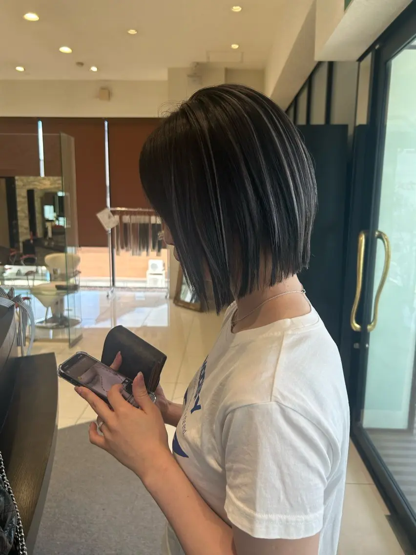 ショート カラー バレイヤージュ ハイライトカラー ハイライト レイヤーカット ヘアカラー カラーと言ったら SAWARAのヘアスタイル