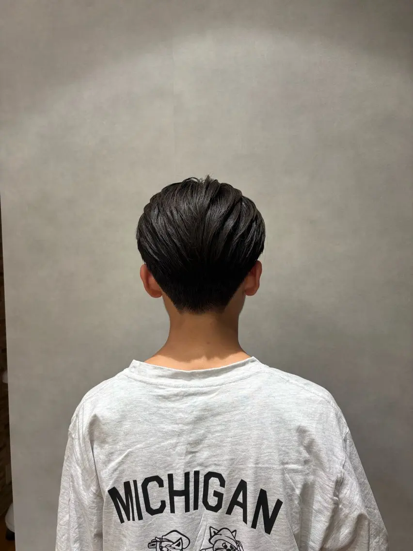 メンズ マッシュ 刈り上げ 中村 芹愛のヘアスタイル