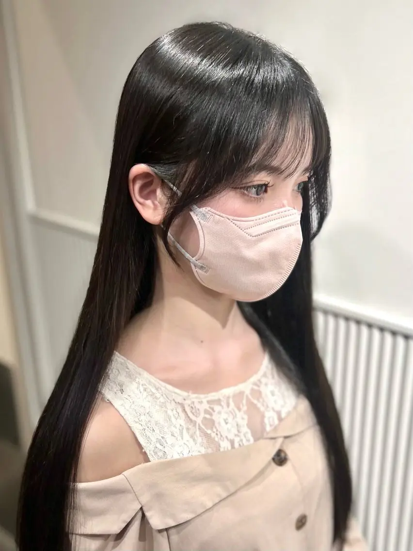 ロング 顔周りカット 似合わせカット おくれ毛 サイドバング 小顔カット LOVEST Rihoのヘアスタイル