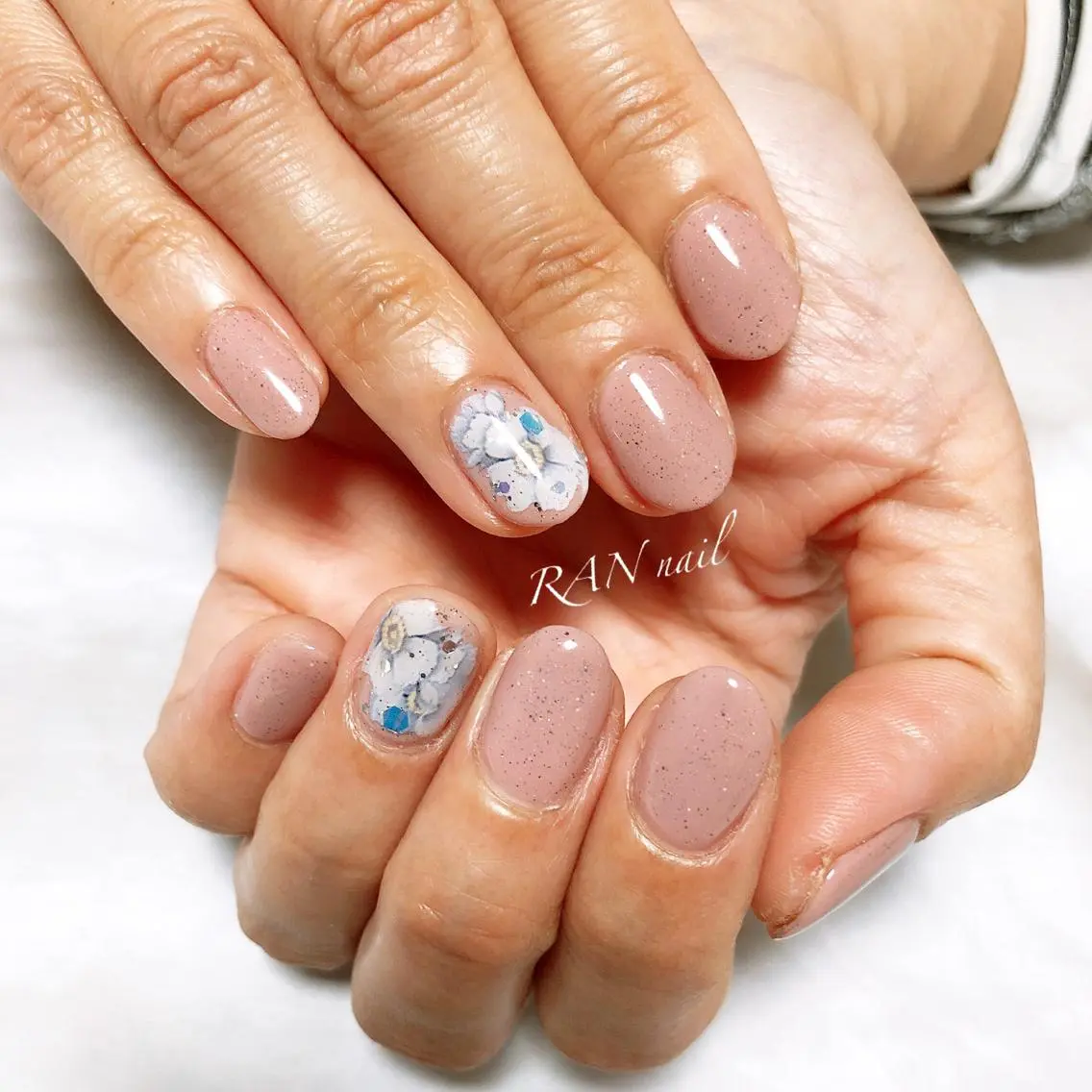 ネイル フラワーネイル フットネイル ラメ(グリッター) オフィスネイル ワンカラーネイル RAN nailのネイルデザイン