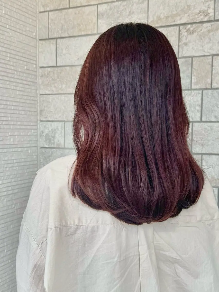 ミディアム カラー イルミナカラー ピンクカラー YUKA .のヘアスタイル