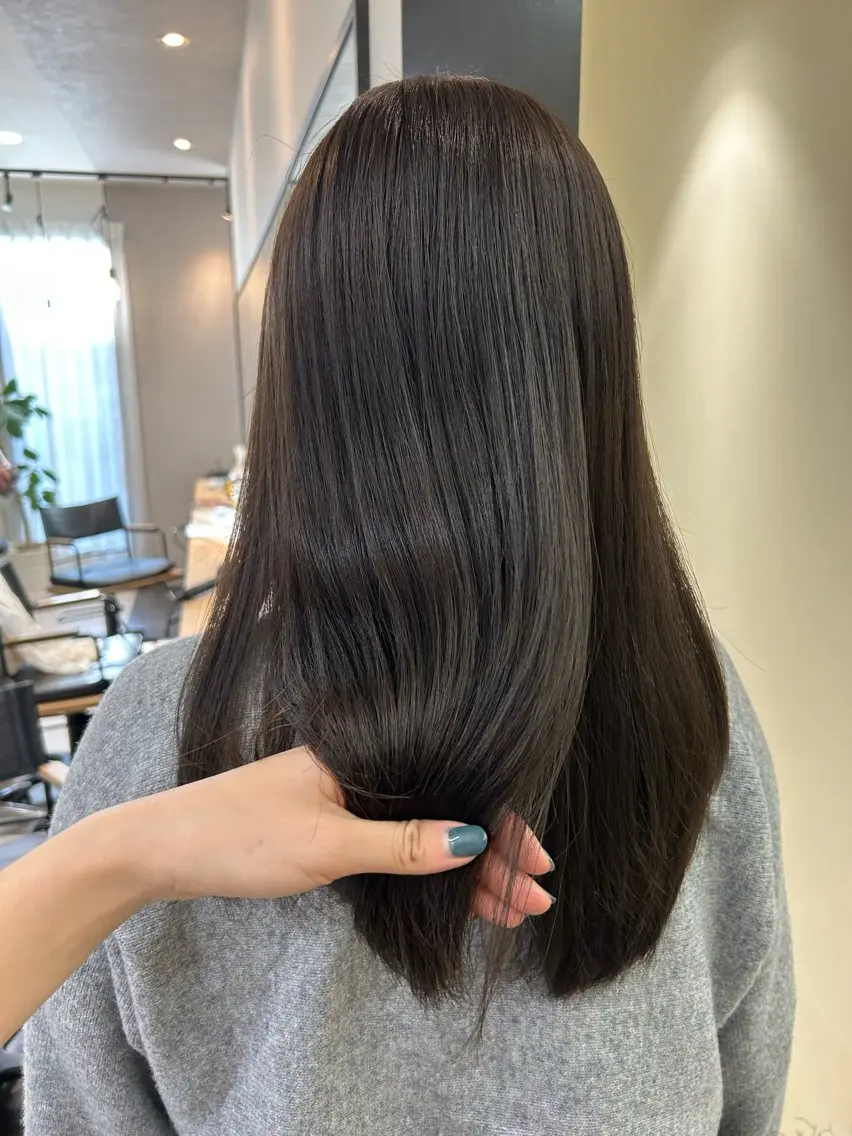 ロング カラー アッシュ アッシュグレー アッシュグレージュ 透明感カラー グレージュ hubhair レイヤー/透明感のヘアスタイル