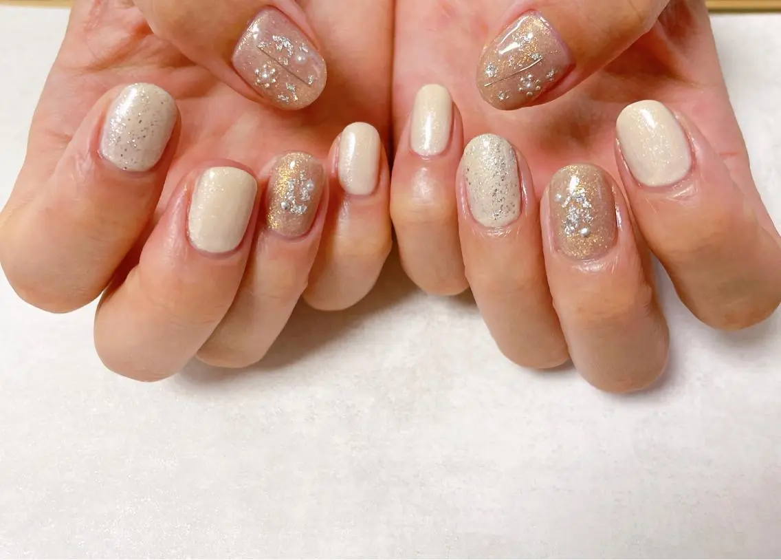 ネイル オーロラネイル フラワーネイル フットネイル フレンチネイル ジェルネイル ハンドネイル mogunail &blowのネイルデザイン