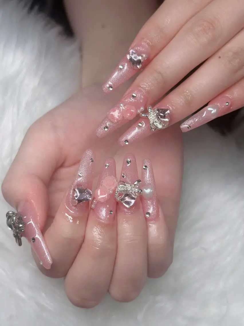 ネイル フレンチネイル ジェルネイル ガラスフレンチ ハロウィン ハート H.baby Nail Salonのネイルデザイン