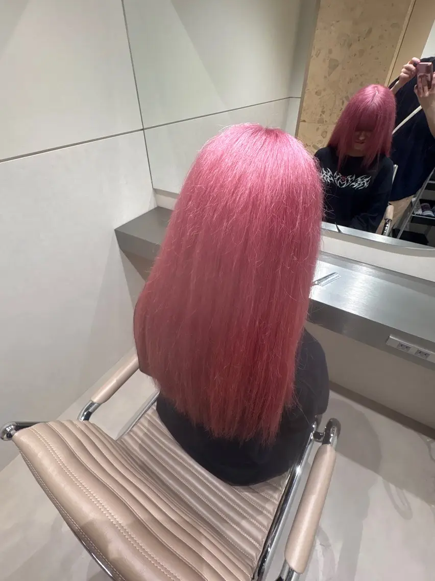 セミロング カラー アッシュ アッシュグレー ベージュカラー ブリーチ ブロンド カット ヘアカラー トリートメント 【ときめき屋さん🎀 ハイトーン大和🎀】のヘアスタイル