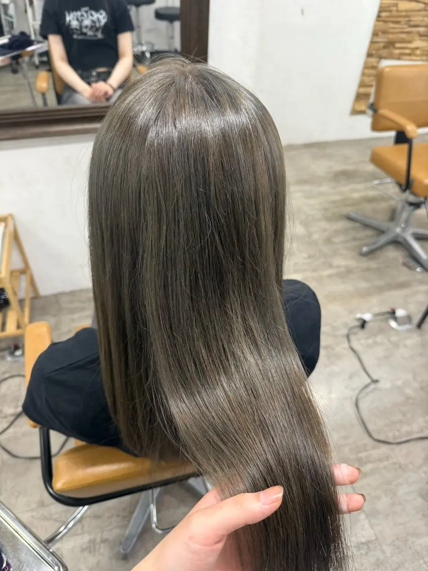 ロング ヘアカラー トリートメント SAIKA🤍ミルク ティー/ピンクカラーのヘアスタイル