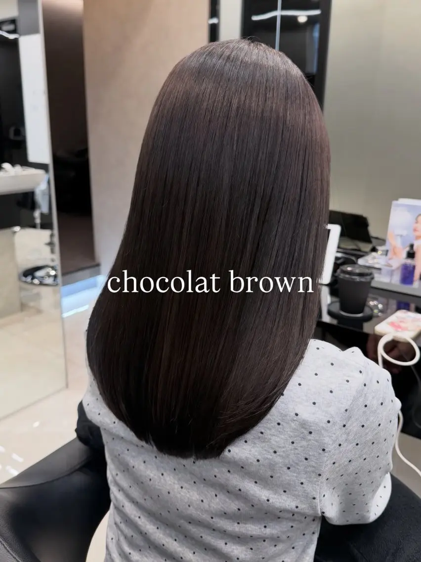 セミロング カラー ブラウンカラー ショコラブラウン レイヤーカット ヘアカラー トリートメント 💜ひな💜韓国レイ ヤー/透明感/美髪のヘアスタイル