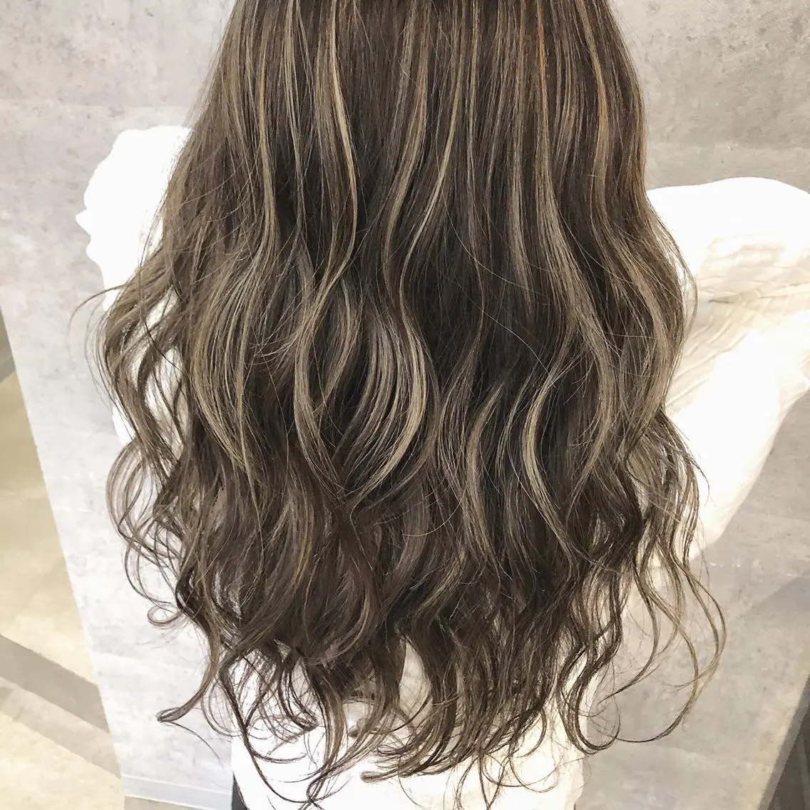 ロング カラー ハイライトカラー ハイライト ✨MiL✨ ✨心斎橋✨のヘアスタイル