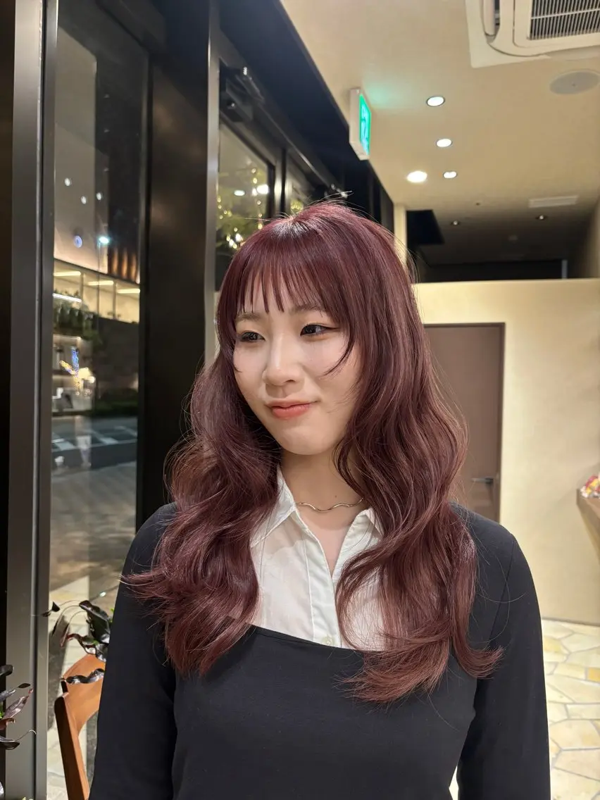 ロング ヘアカラー 太田代 桃のヘアスタイル