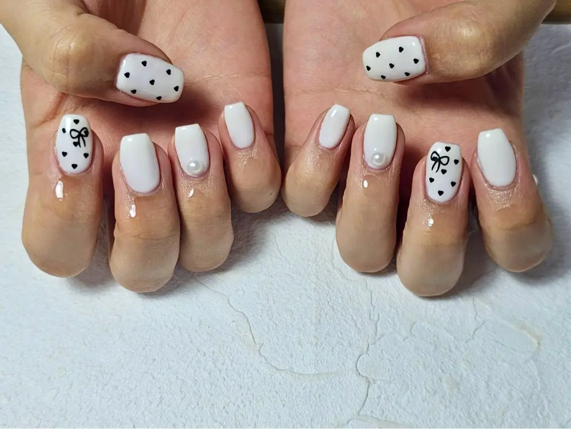 ネイル オーロラネイル フットネイル フレンチネイル ジェルネイル マグネットネイル ハンドネイル mogunail &blowのネイルデザイン