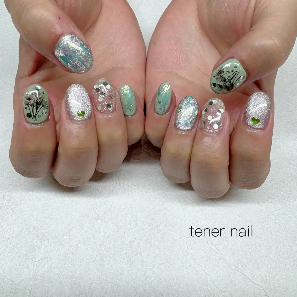ネイル グリーン ハンドネイル テネルネイル tener nailのネイルデザイン