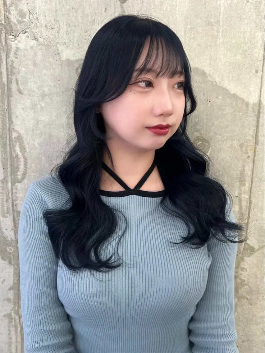 ロング カラー 黒髪 ネイビーカラー ロング ヘアカラー トリートメント 山口 颯太のヘアスタイル