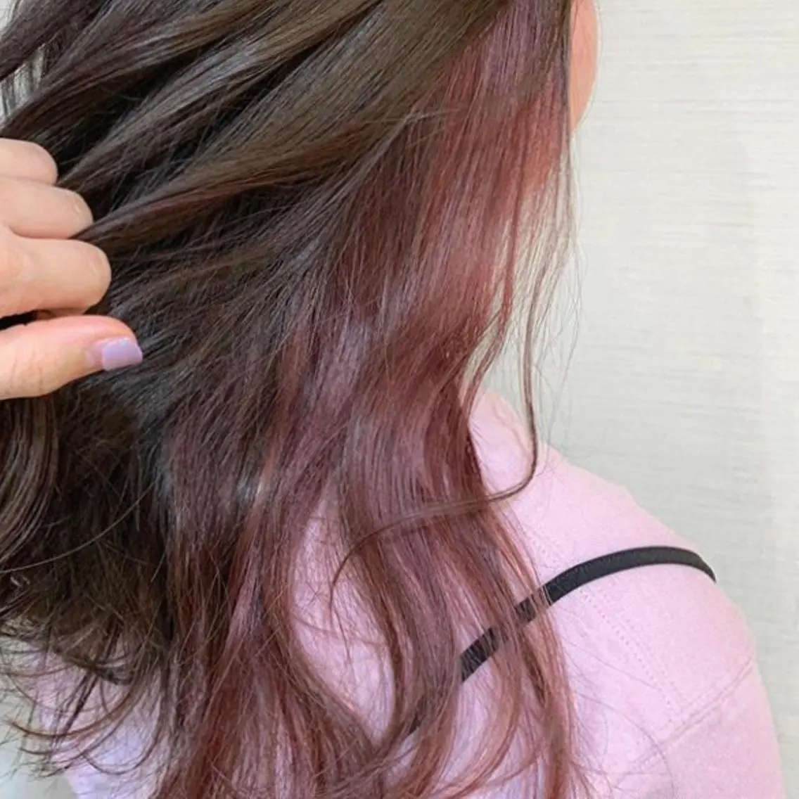ミディアム カラー ヘアアレンジ ブリーチ ボルドーカラー デザインカラー イヤリングカラー インナーカラー カット ヘアカラー トリートメント かわい ゆうな 髪質改善/縮毛矯正のヘアスタイル