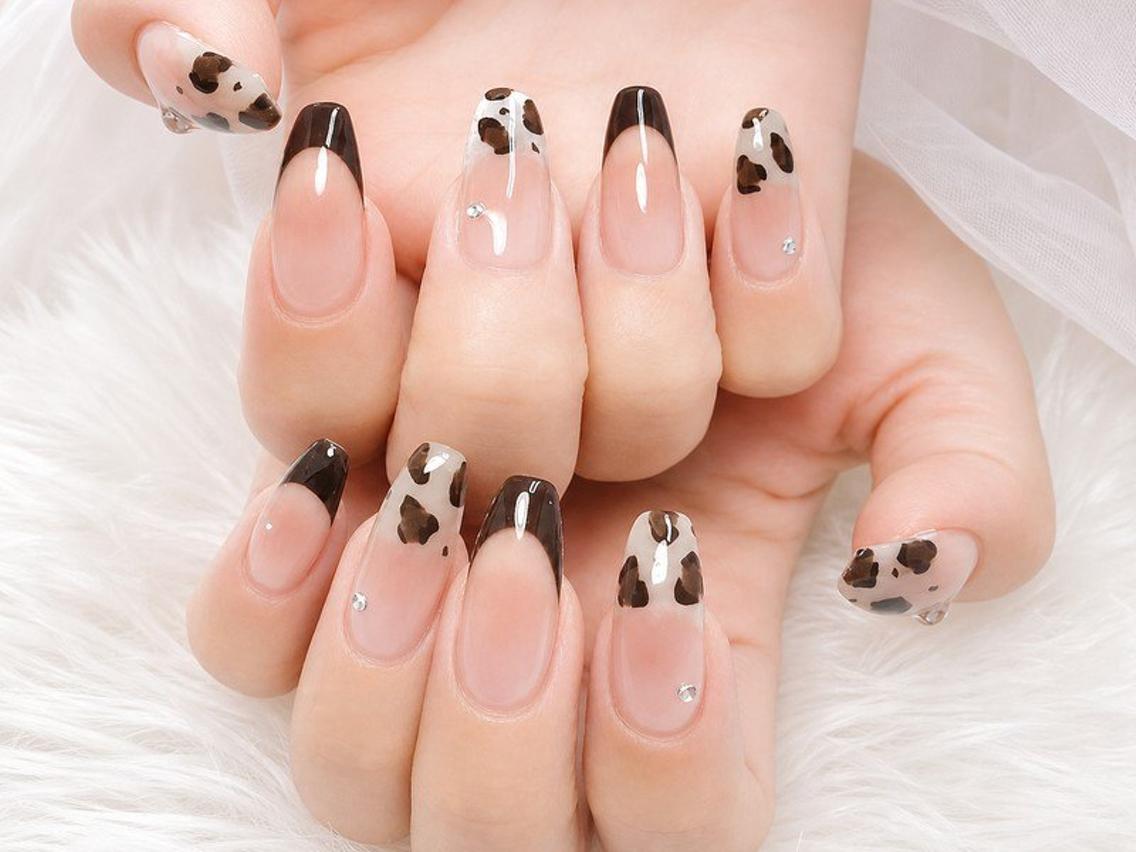 ネイル チークネイル フレンチネイル マグネットネイル ハンドネイル Lili Nail Studio西荻窪店のネイルデザイン