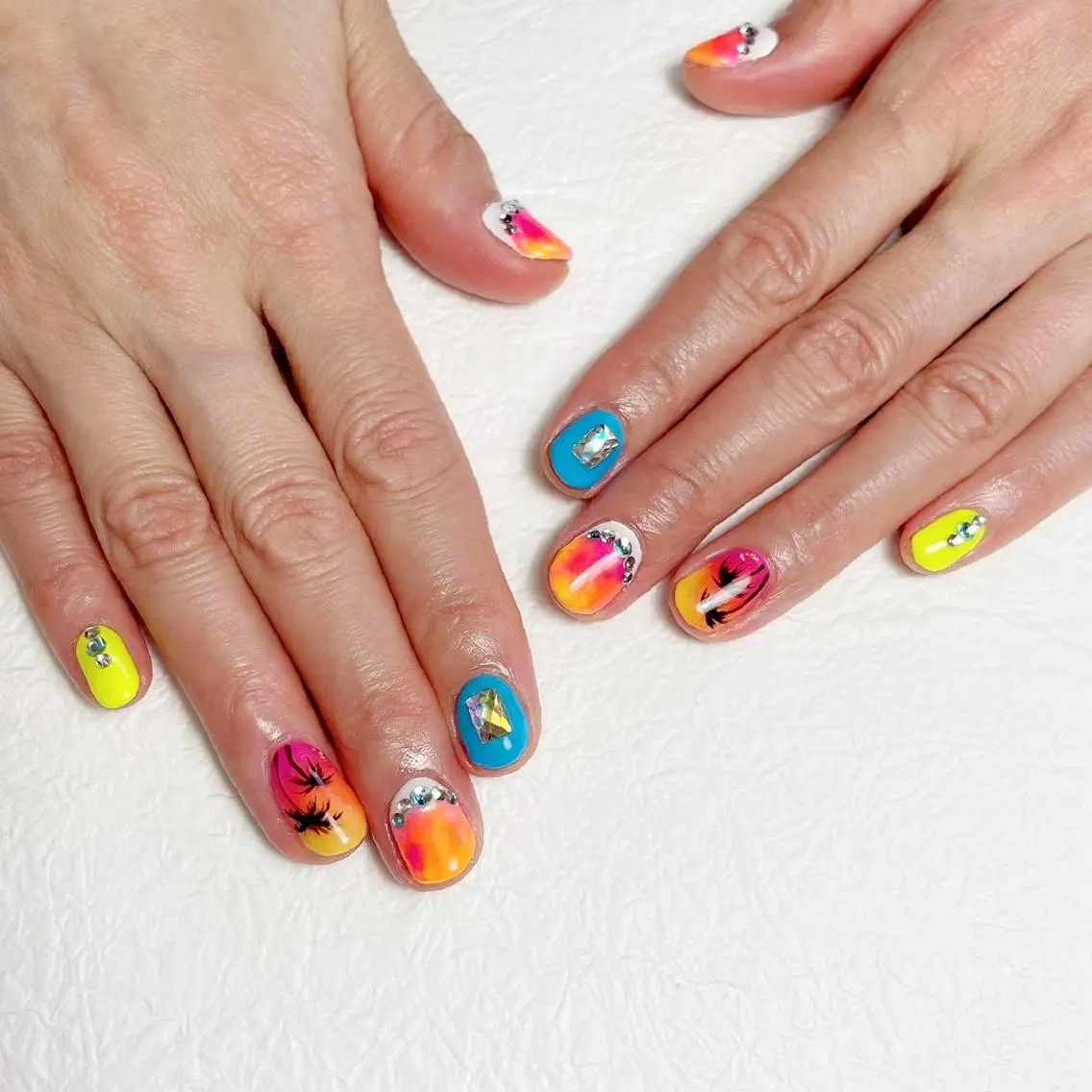 ネイル アートネイル ジェルネイル キラキラネイル ミラーネイル ニュアンスネイル Y nail なんば堀江店のネイルデザイン