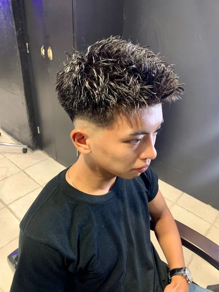 ショート メンズ フェードカット スキンフェード カット ヘッドスパ ヘアセット メンズパーマ/難波/ 心斎橋　室園亮佑のヘアスタイル