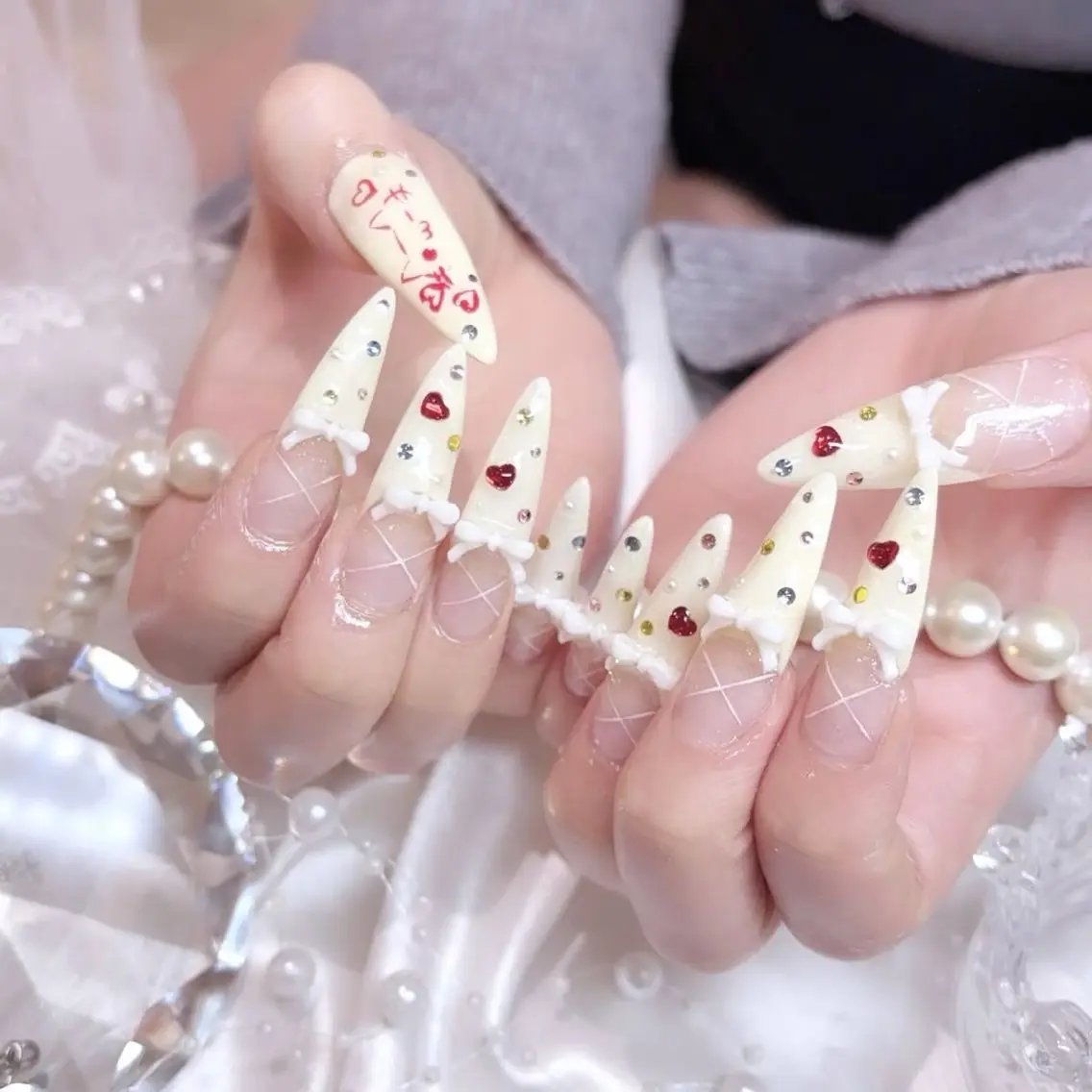 ネイル 長さ出し キラキラネイル 韓国ネイル ロングネイル ワンホンネイル ハンドネイル Josie nail salonのネイルデザイン