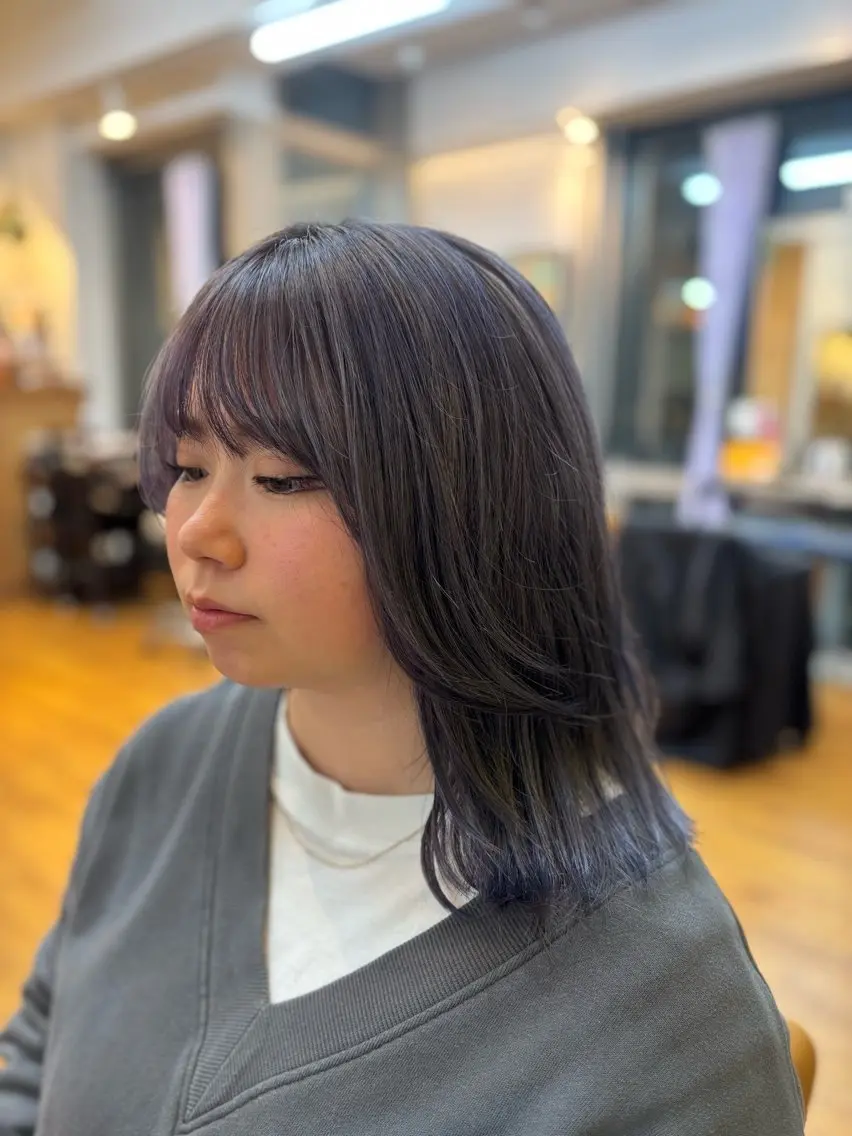 セミロング カラー ラベンダーカラー レイヤーカット カット ヘアカラー カネコ ナナミのヘアスタイル