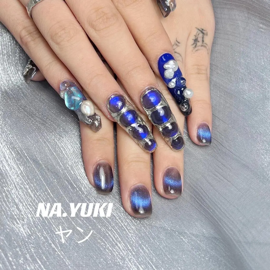 ネイル 🦋 Queenieのネイルデザイン
