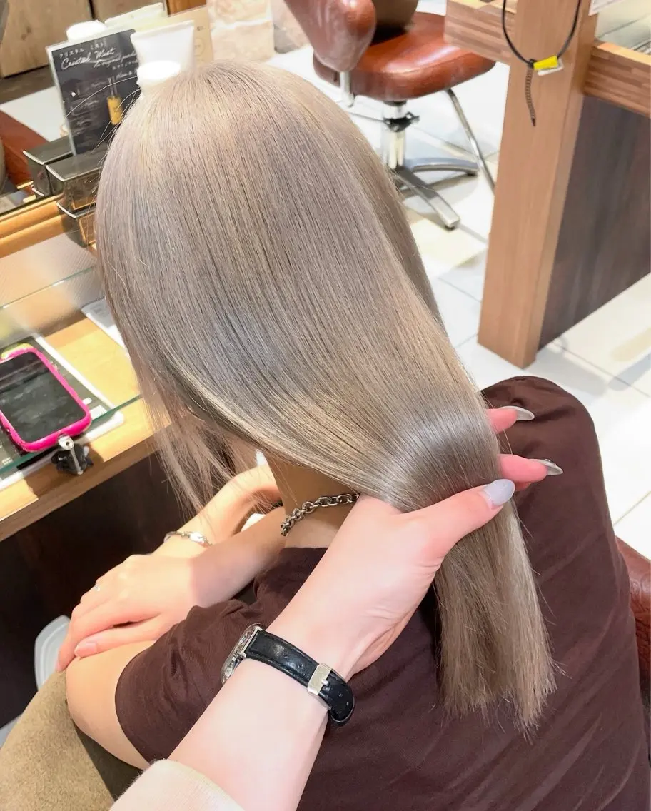 ロング カラー リベルテ新宿 顔周りレイヤー/艶髪のヘアスタイル