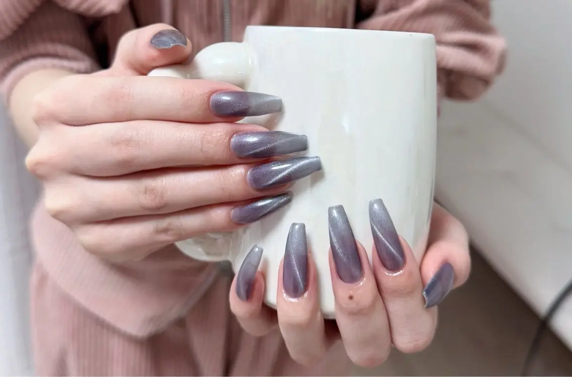 ネイル フレンチネイル グラデーション キラキラネイル 韓国ネイル マグネットネイル ハンドネイル 🎀🎀YooLi Nail Salonのネイルデザイン