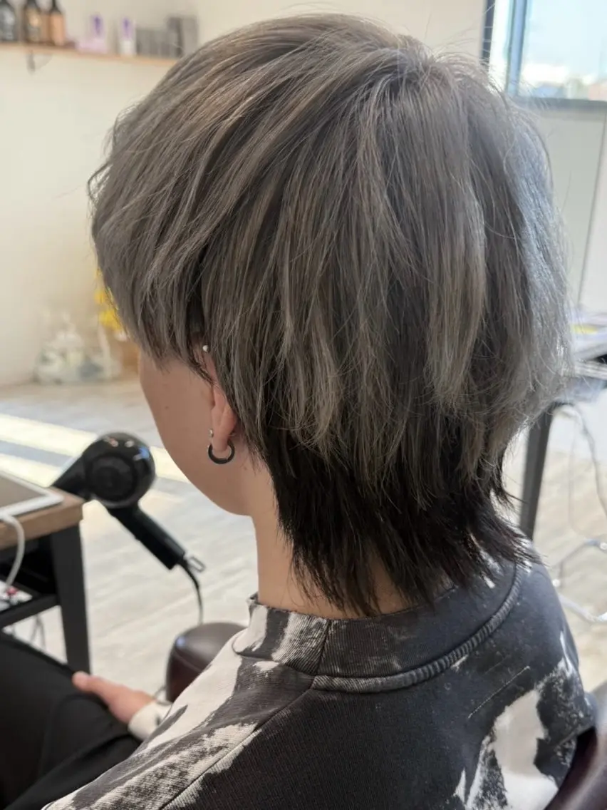 カラー メンズ メンズブリーチ ブリーチ 二宮 真愛のヘアスタイル